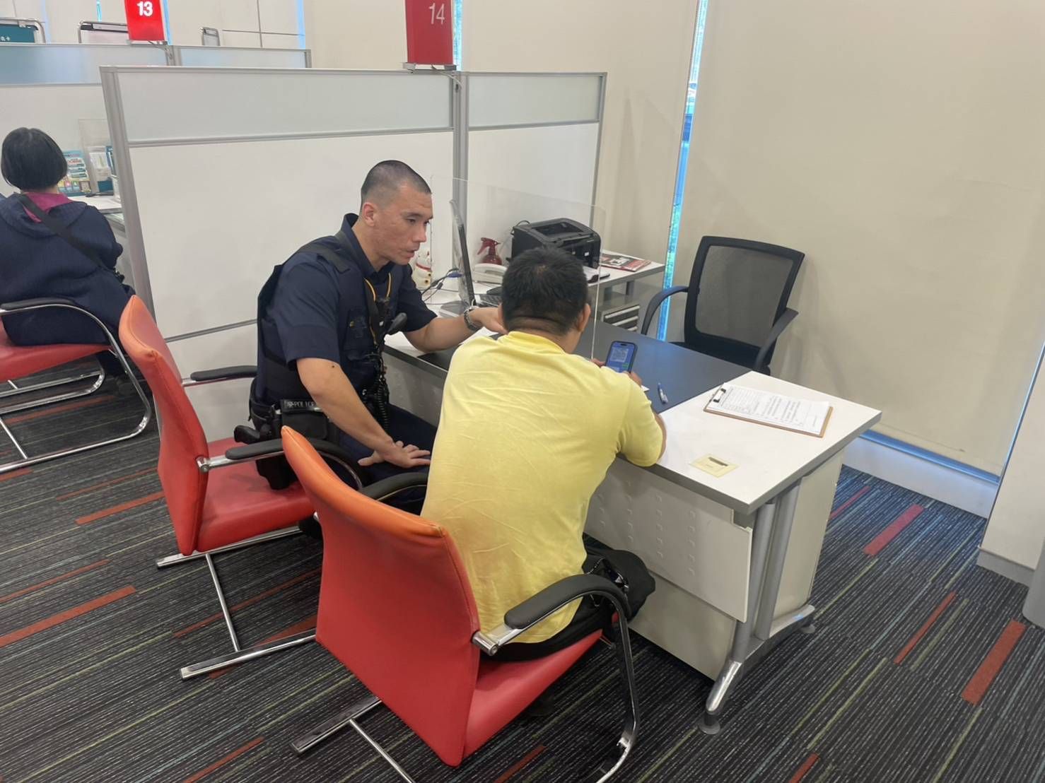 網友報好康邀投資黃金發財 平警成功阻詐45萬 252911 0