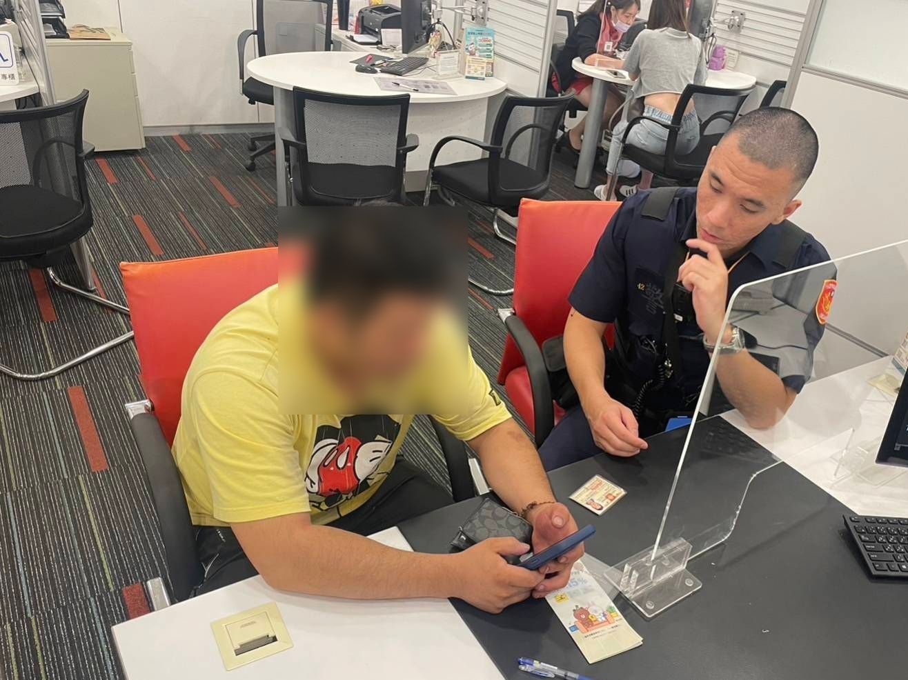 網友報好康邀投資黃金發財 平警成功阻詐45萬 252913 0
