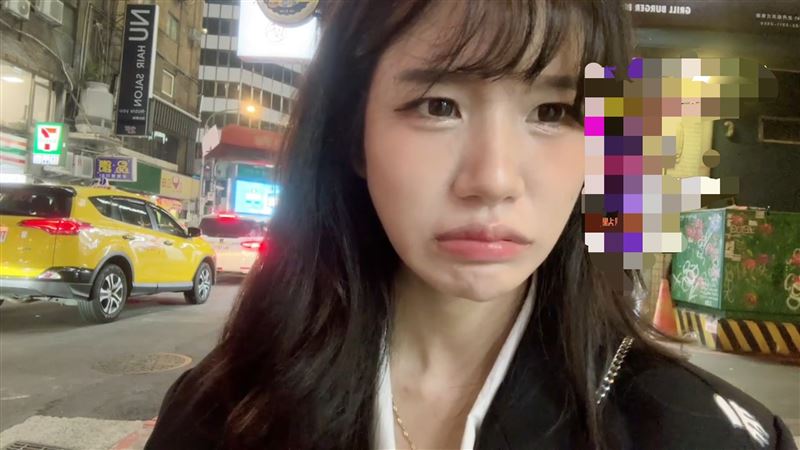 試吃「超派雞排」面有難色…她曝8字結論