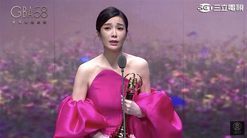 蔡淑臻奪金鐘視后!把獎獻給在低谷的朋友