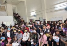 蘆竹警赴移工宿舍法令宣導 慶祝「面具節」解鄉愁