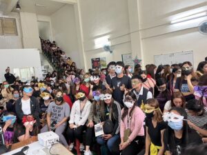 蘆竹警赴移工宿舍法令宣導 慶祝「面具節」解鄉愁