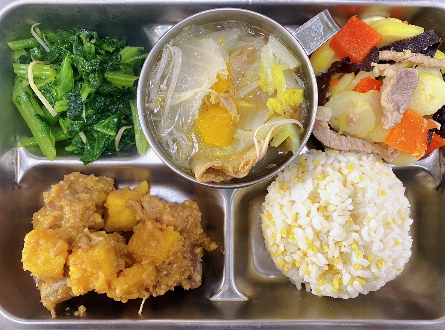 桃園教育局推營養午餐結合在地食材 龍潭學童享用筊白筍鮮甜 S 42041456 0