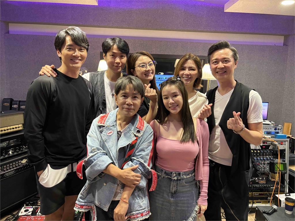 八點檔演員開口唱主題曲《愛的進行式》!黃少谷變身製作人突變嚴