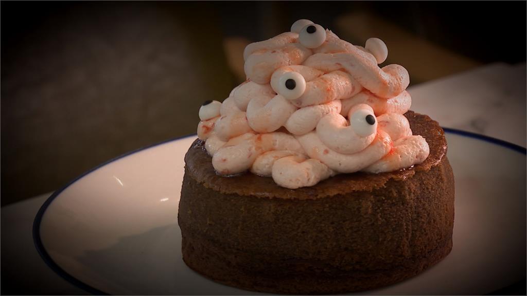 餐廳搭萬聖驚悚風 腦漿布朗尼、眼球義大利麵