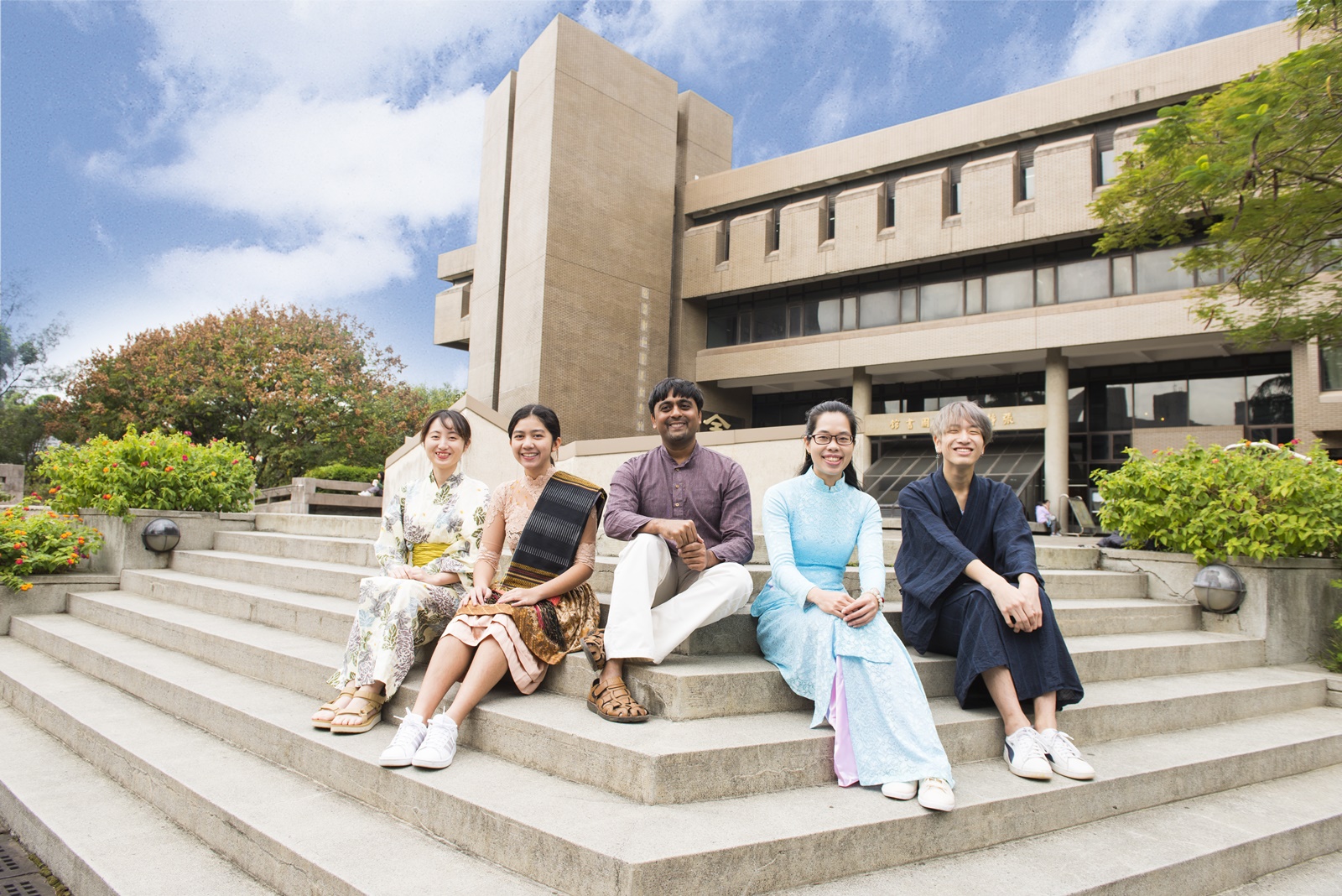01 英國高等教育調查機構QS2024年亞洲大學排名，中原大學排名301 350，全國排名第16！ 0