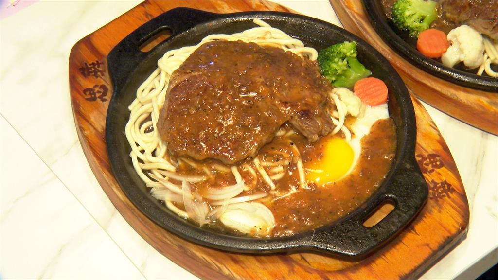 大胃王挑戰!25分鐘吃完25盎司牛排「全桌免單」