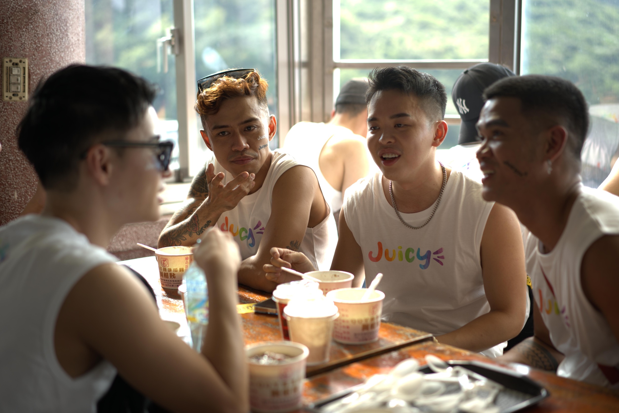 國際男優來台!風景區大秀身材遊客驚呼連連 參與拍攝大讚拍片環境 11zon A7403003