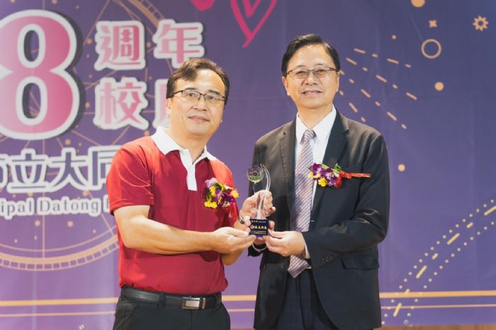 張善政獲頒北市大同高中傑出校友 回憶求學點滴 20231111130112412