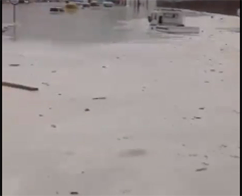 沙漠也暴雨?! 杜拜大淹水成一片汪洋 2023112236512141