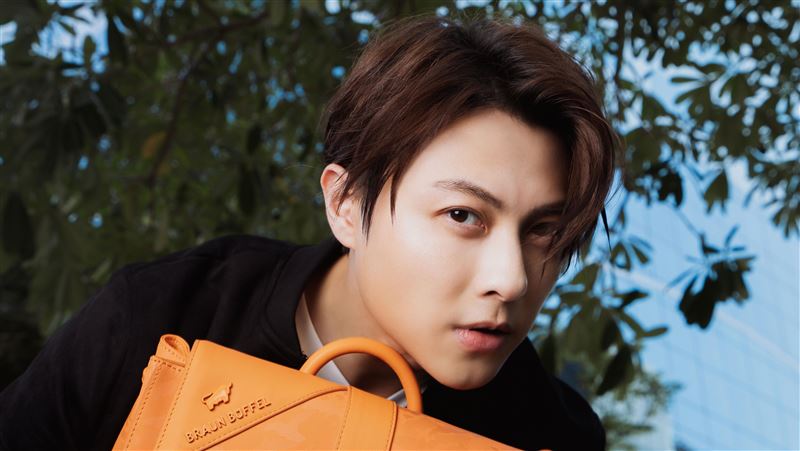 王子霸屏不忘分享私生活!大方公開新寵