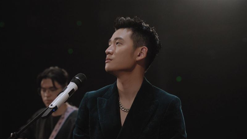 周興哲演台版《梨泰院》平頭驚見幼時傷疤