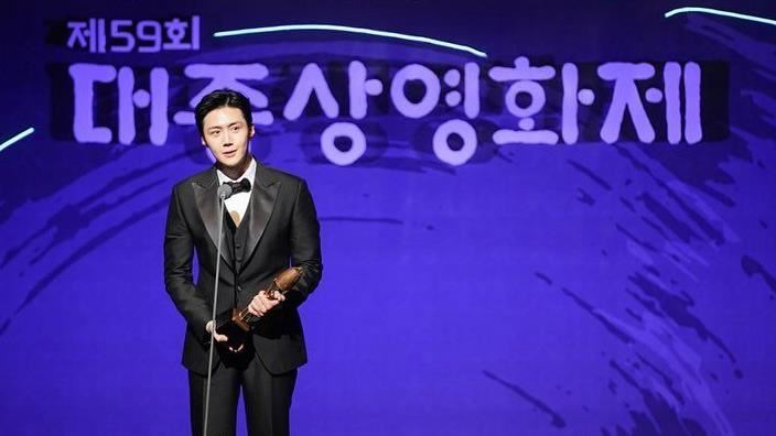 金宣虎大鐘獎感言獨漏她 下台急發文謝罪