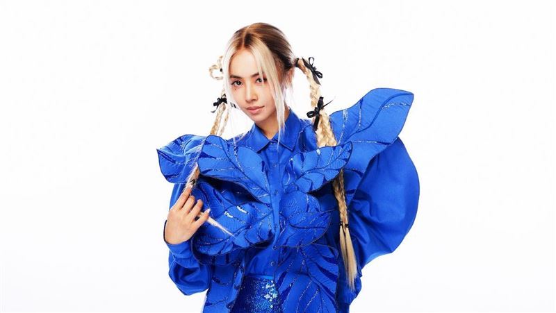 睽違20年驚喜 蔡依林MV辣開高衩到腿根