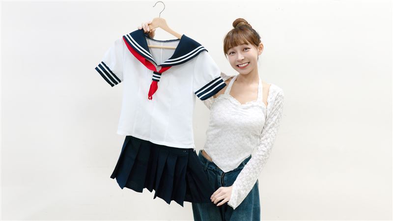 宣布加賣原味衣 林襄寫真賣破50萬超狂