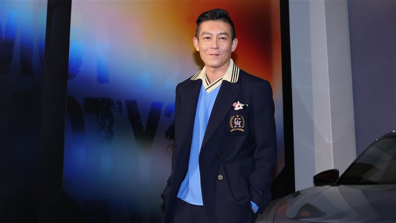 陳冠希現身台灣狀態曝 揮手喊:好久不見