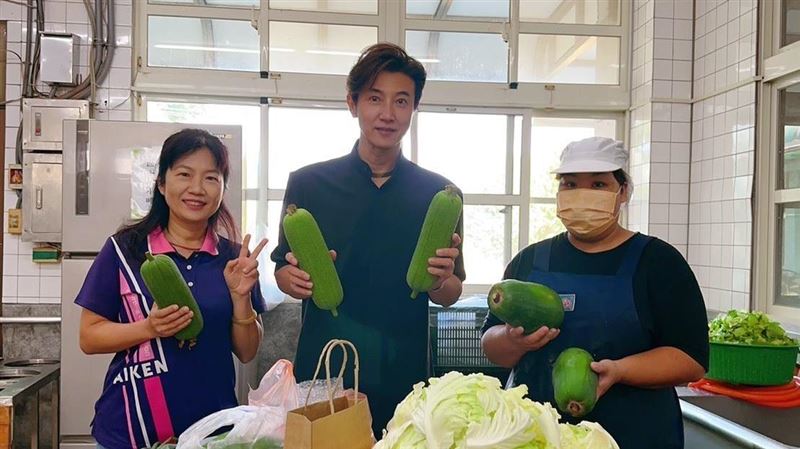 阿鴻上菜超狂 陳鴻「驚人近況」曝光