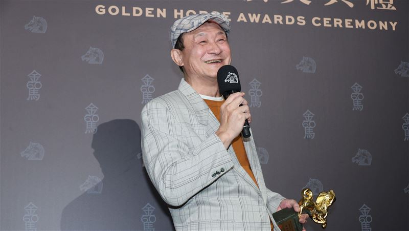 陳慕義「酸KP腦袋空空」 網朝聖喊:先知