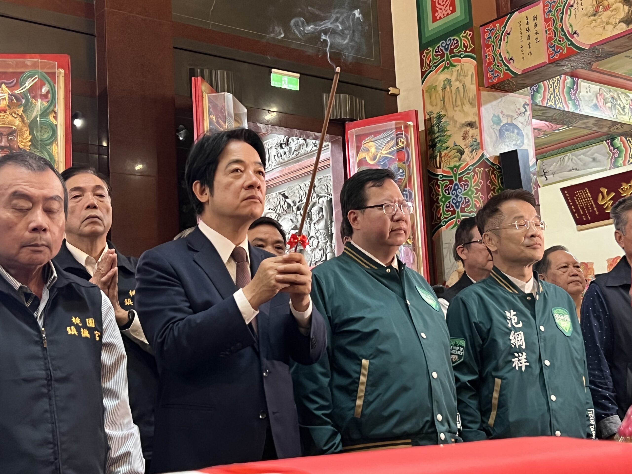 賴清德桃園鎮撫宮參香 鄭文燦:拜了就會凍蒜 50C76A21 EF71 454B ABA8 CE575DCB2720 scaled