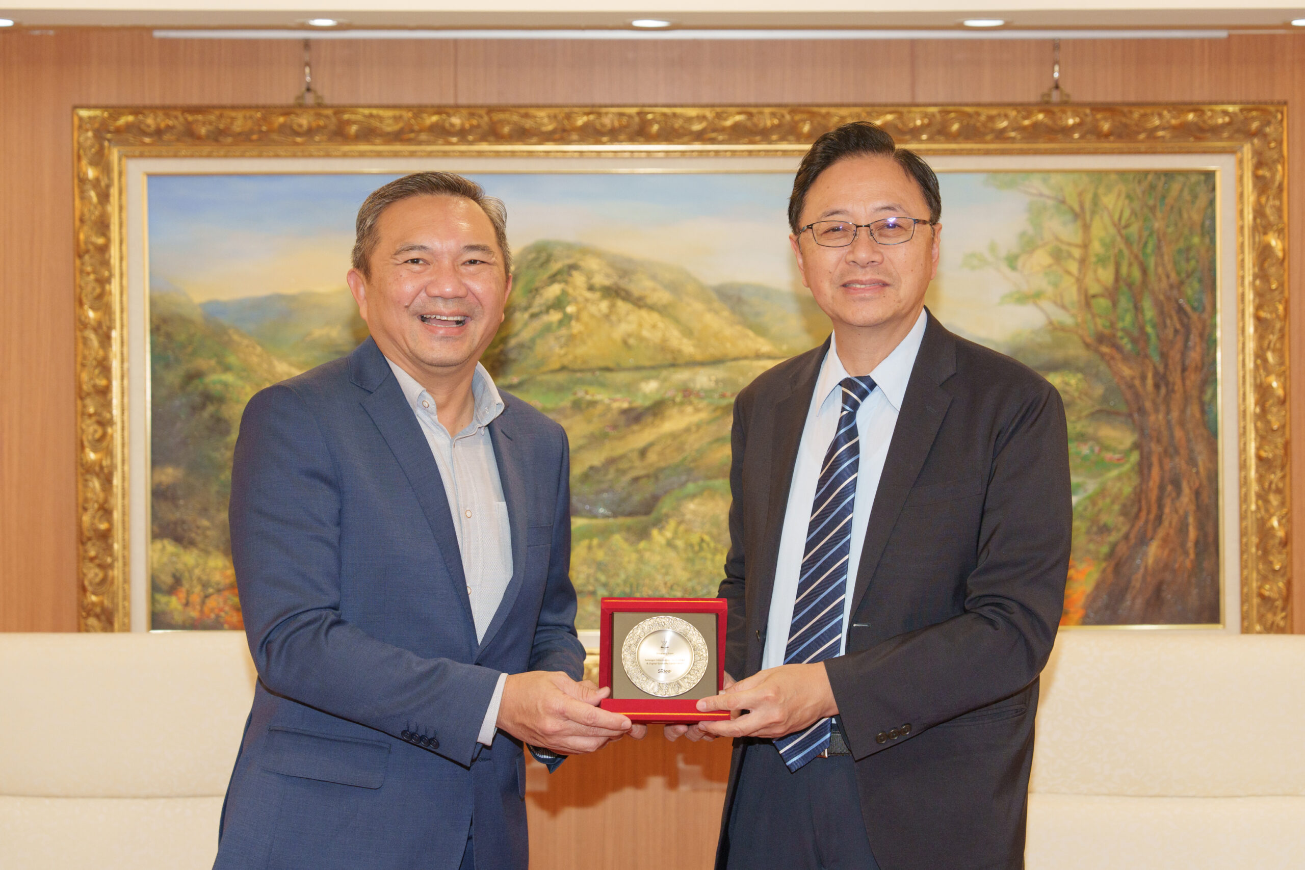 張善政與馬來西亞雪州議員交流 盼媒合桃園青創團隊前往當地合作 AKL02037 scaled
