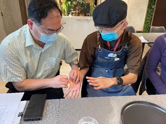 勞動部桃竹苗分署貼心打造專屬輔具 當身障者就業神隊友 S 130424867 0