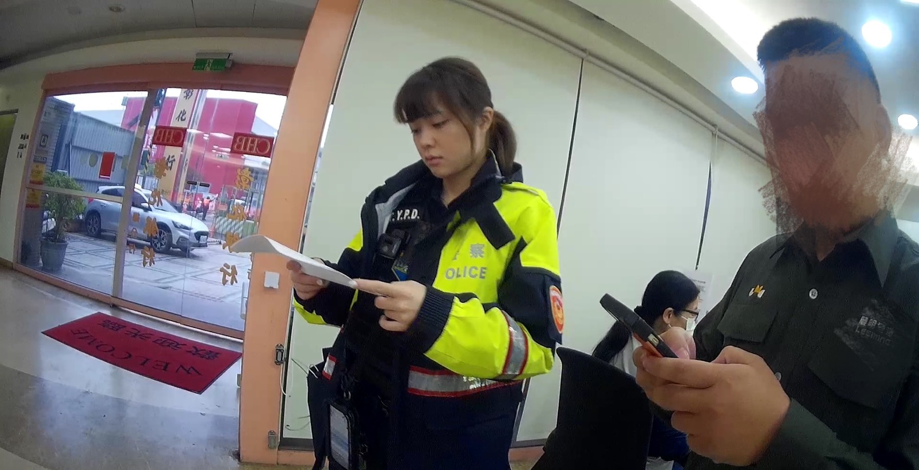 女子網路辦貸款戶頭遭凍結 警追問才知她做「這動作」 S 22003840