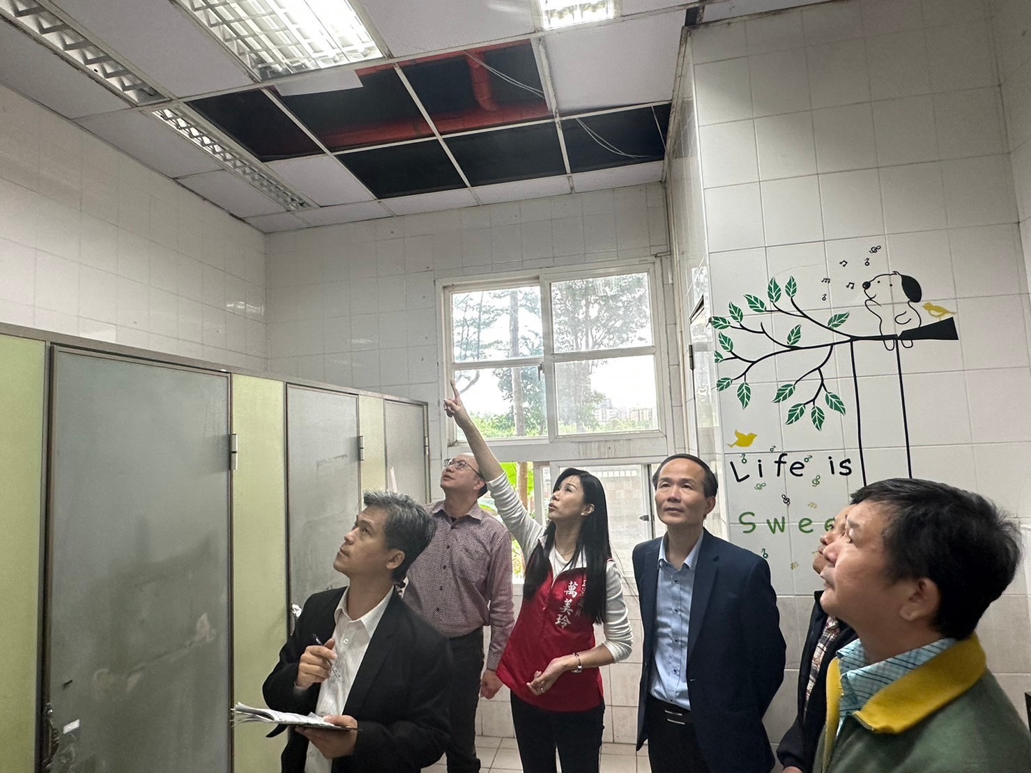 萬美玲增取校園老舊廁所整修經費 桃園市31校受惠金額逾1.1億元 S 25100349 0