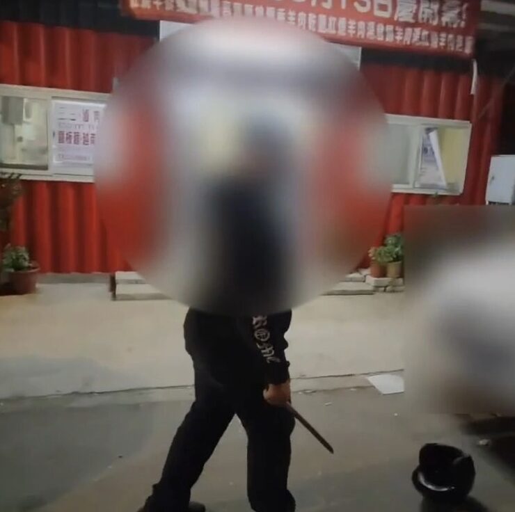 【有片】桃園1天2起清潔隊員遭暴力對待 餐盒砸頭、持棍棒攻擊 S 27877422 0 e1700295610892