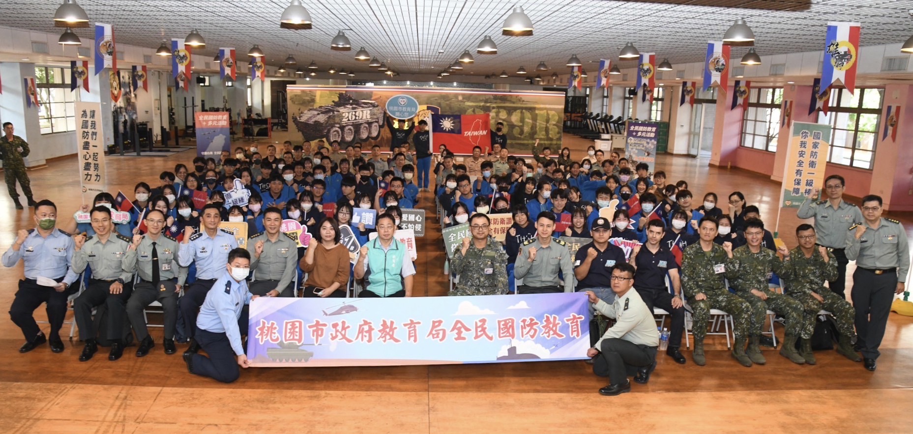桃園教育局強化全民國防意識 高中職學子體驗實彈射擊 S 42393772 0