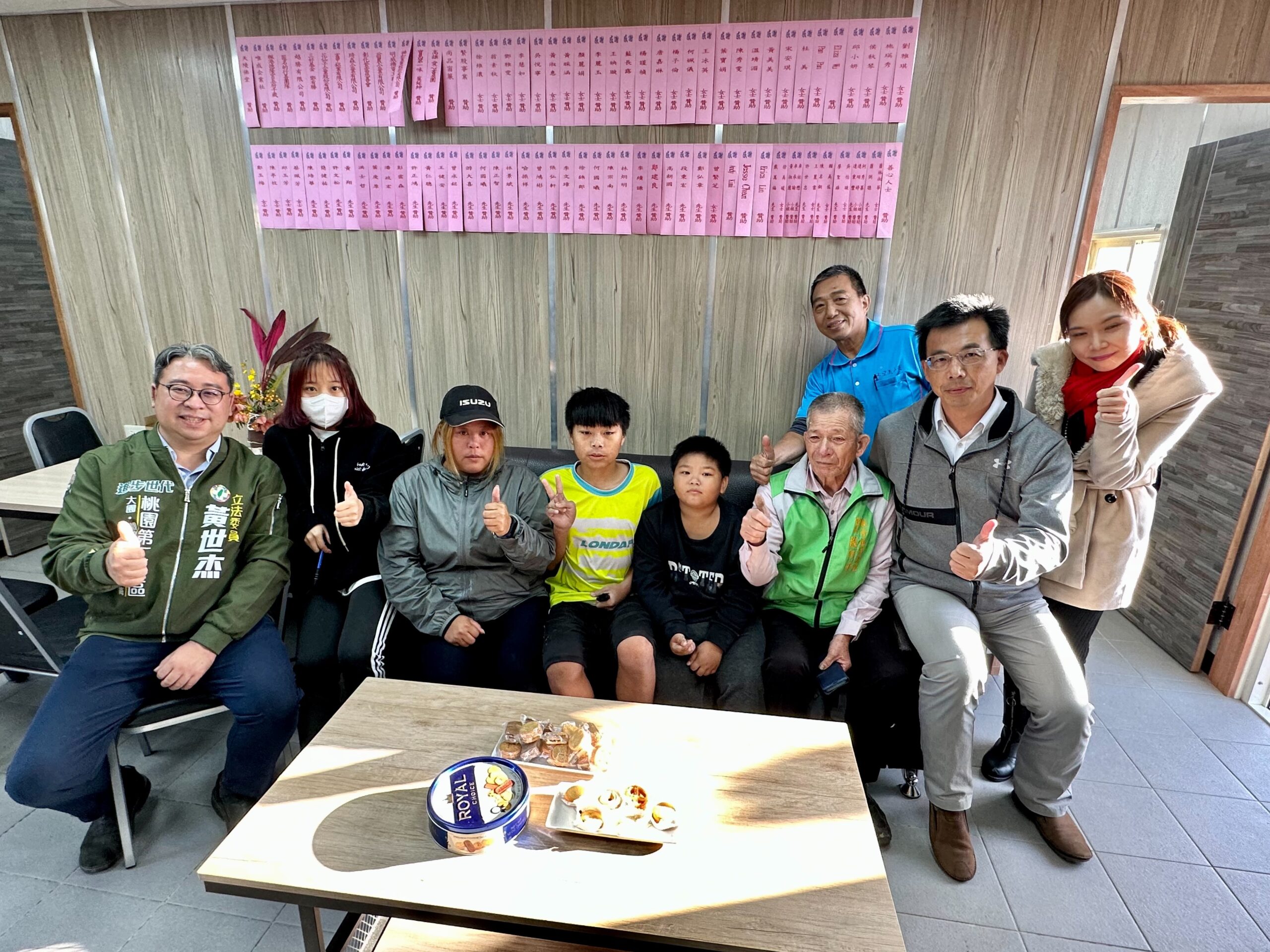 祝融毀家園 立委黃世杰攜手希望義工團寒冬送暖 S 52560062 0 scaled