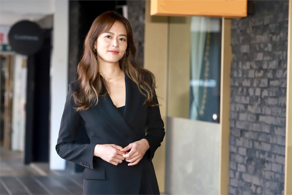 劉香慈節目中敬業伏地挺身 感動在地文化要讓小孩學戰鼓