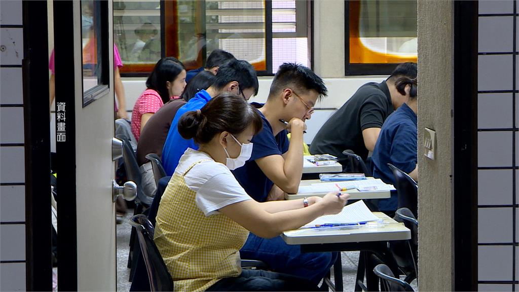 鐵飯碗超血汗?公務員自稱「加班180小時」掀熱議