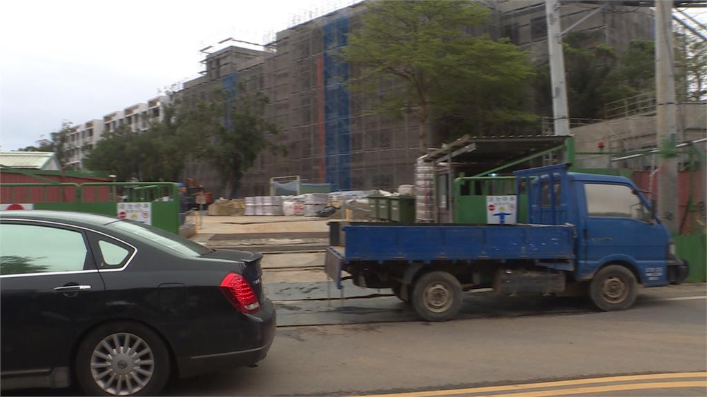 桃市龍岡社宅承包商爆積欠工程款 下游廠商工地抗議