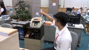 金飯碗是真的! 一銀年終逾7個月 加薪至少4％