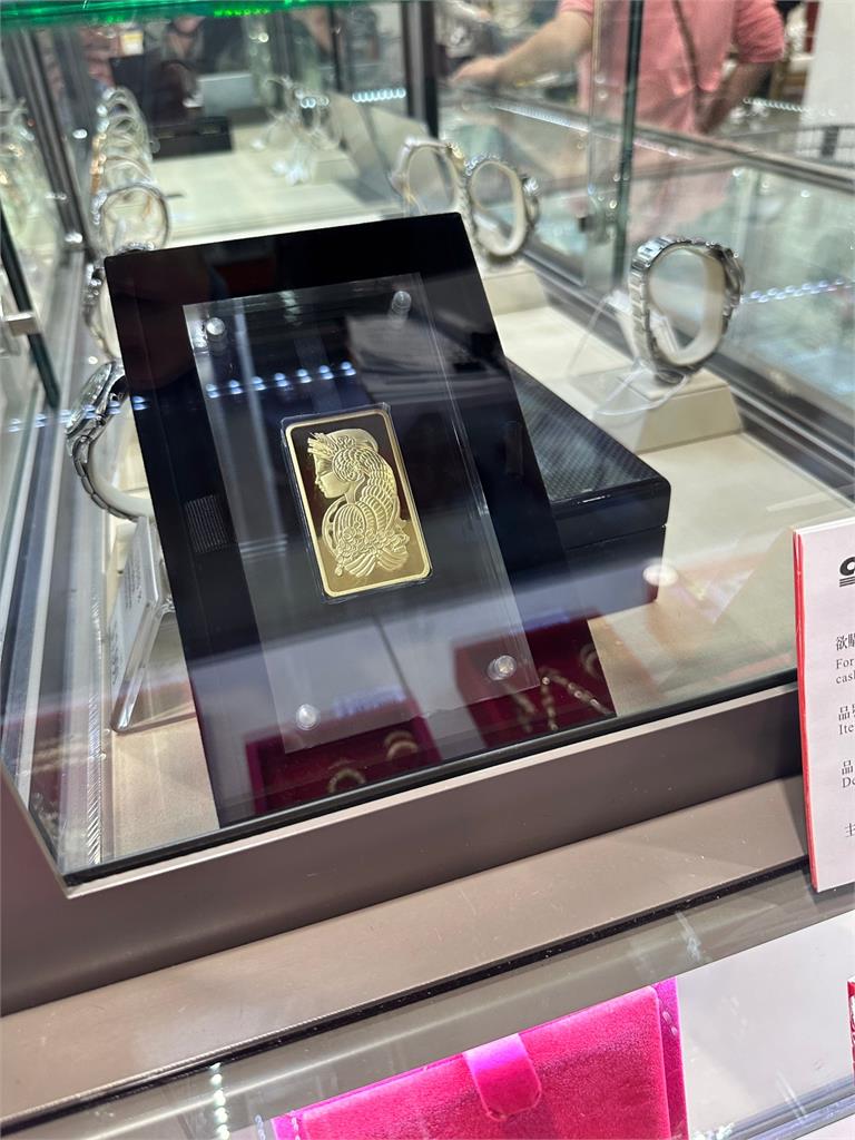 賣場5盎司金條價格殺很大! 一開店就秒殺賣光