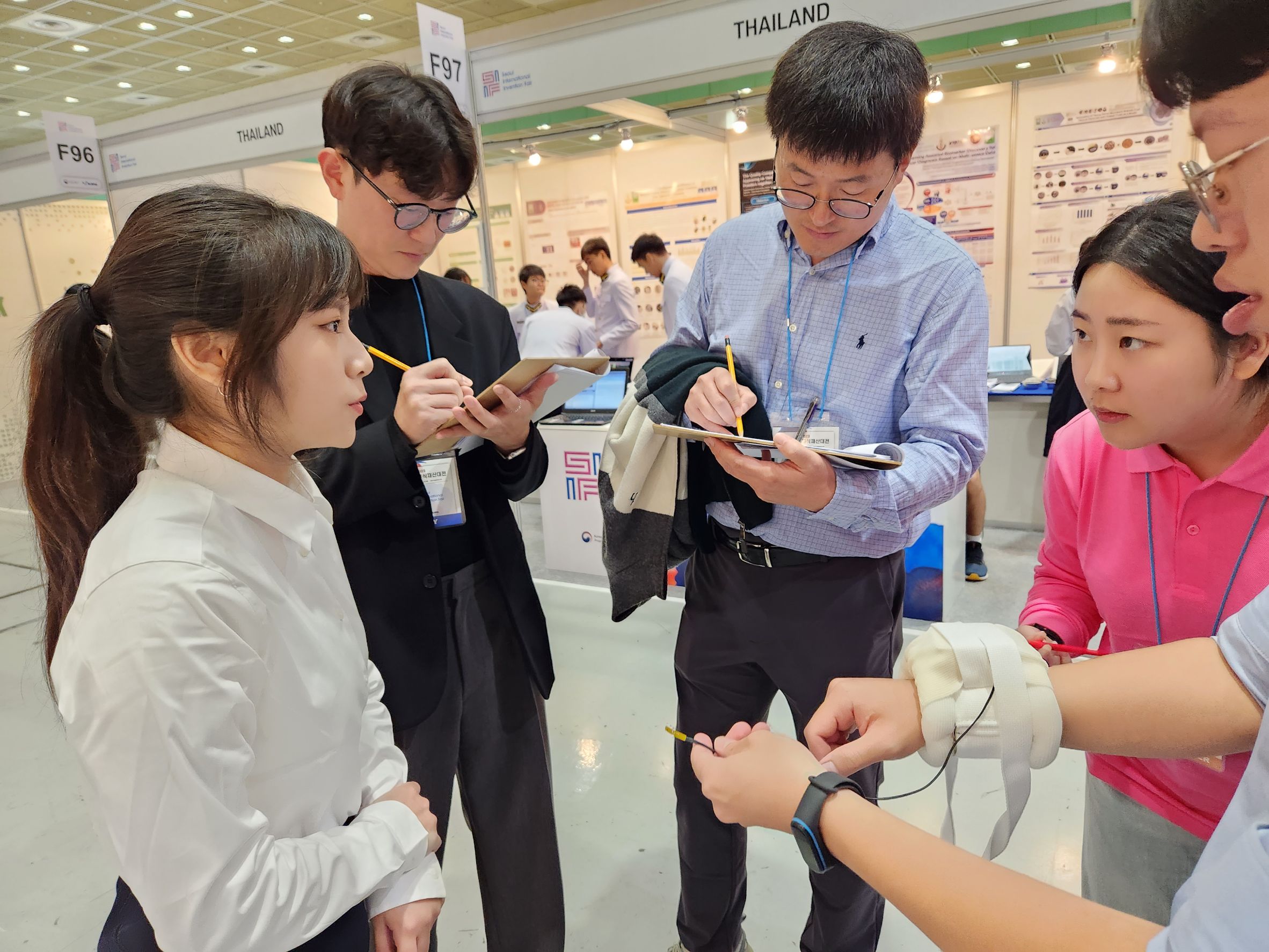 韓國首爾發明展傳捷報 長庚科大脫穎而出奪4面獎牌 圖說23