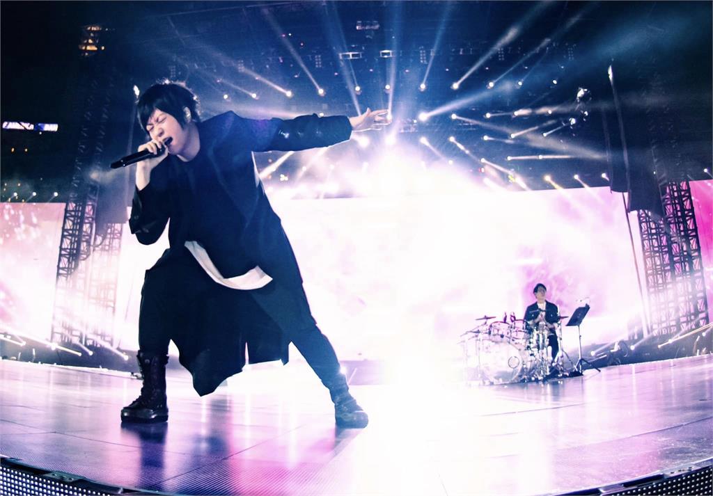 董事長樂團鈞董力挺阿信「都是真唱」!1句話嗆爆中國