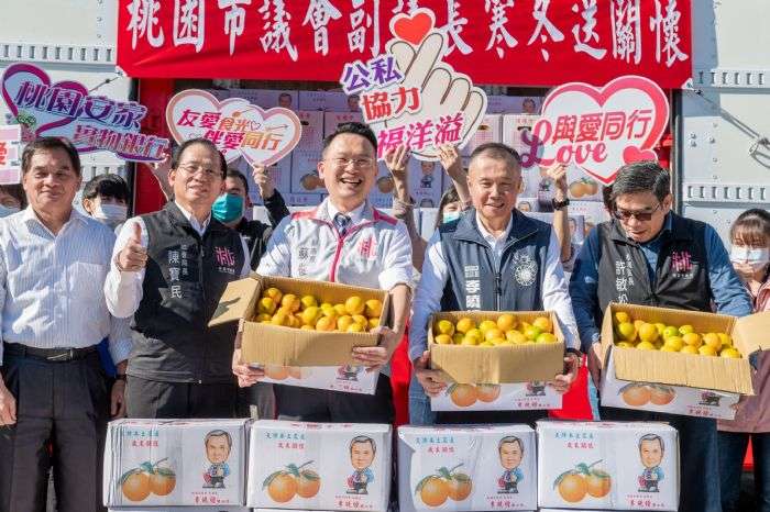 「愛心副議長」李曉鐘拋磚引玉 捐桃園社福團體逾萬斤柳丁 20231215141235054