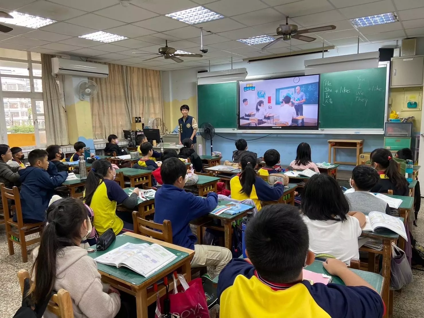 平警攜手東安國小 婦幼安全觀念向下扎根 平警攜手東安國小 婦幼安全觀念向下扎根