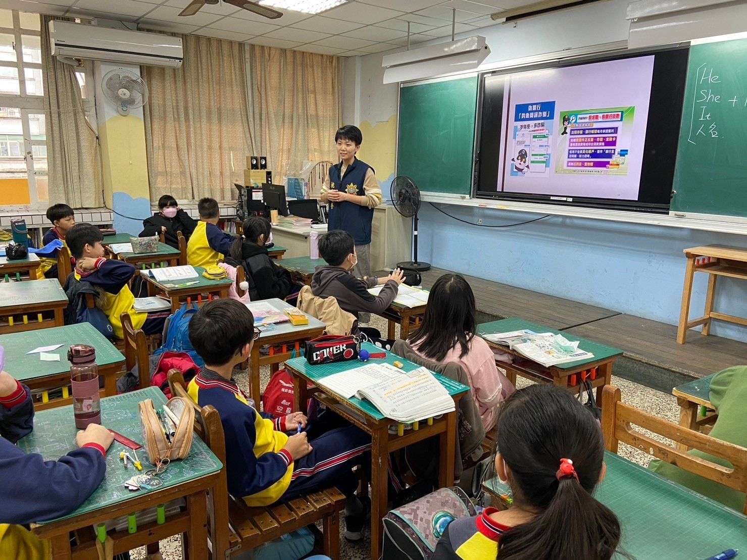平警攜手東安國小 婦幼安全觀念向下扎根 270301 0