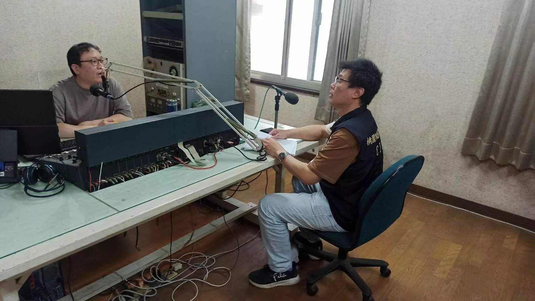 桃園警與電台聯手 號召民眾共同防詐 桃園警與電台聯手 號召民眾共同防詐