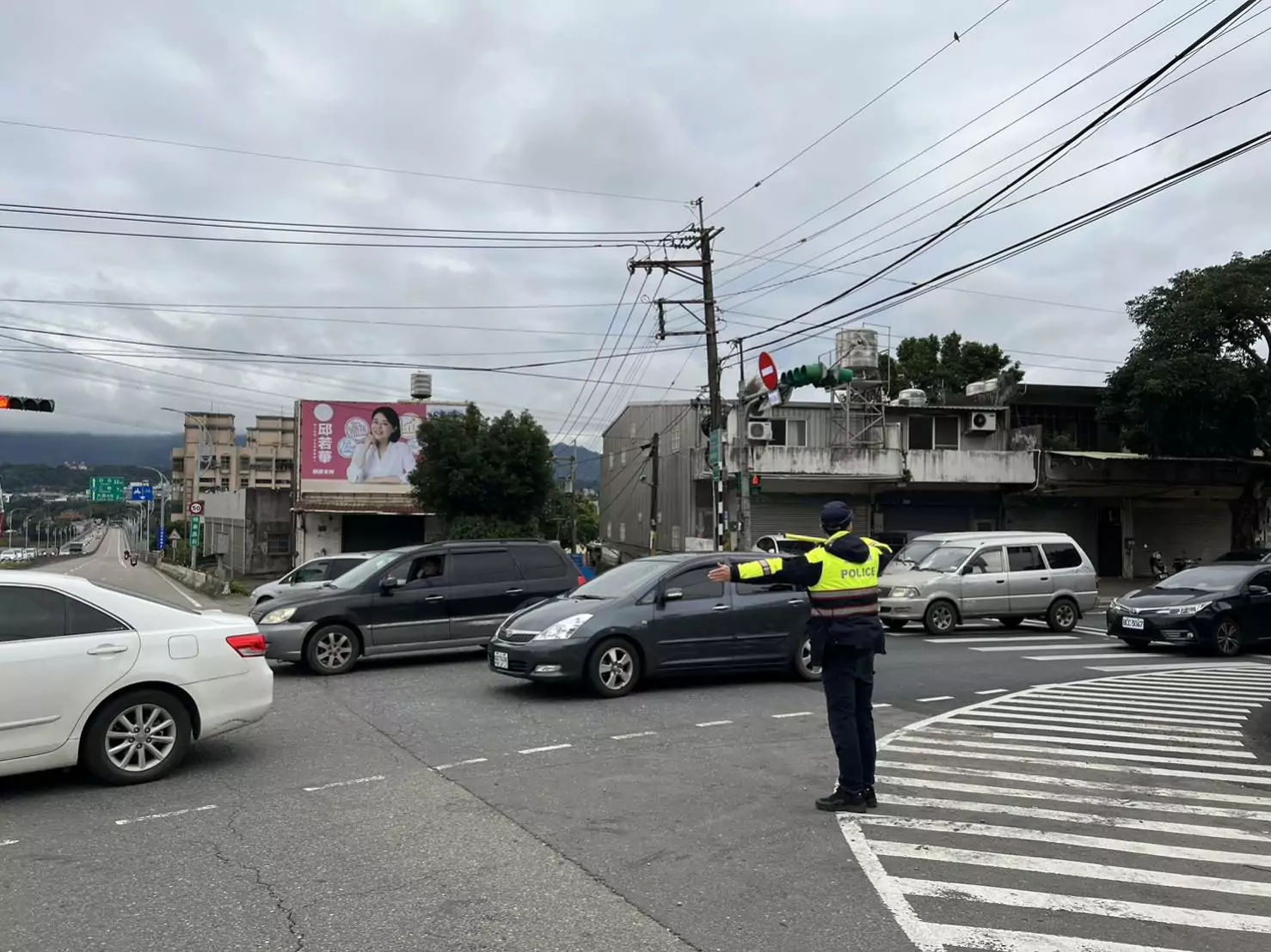 元旦3天連假湧車潮 大溪警建議改走替代道路 339280 0