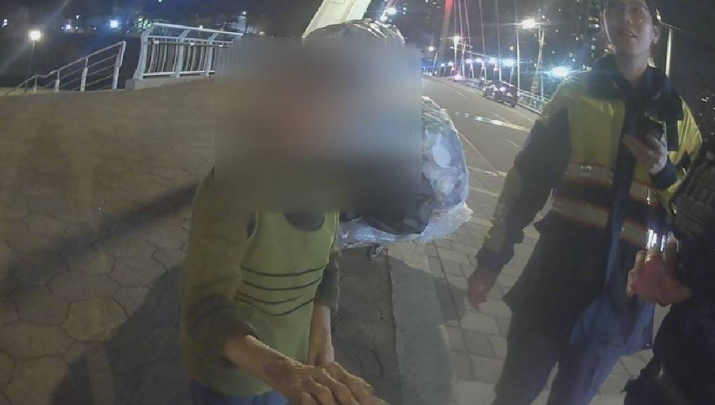 【有片】八旬婦失智迷路 蘆竹警暖心送她回家 360580