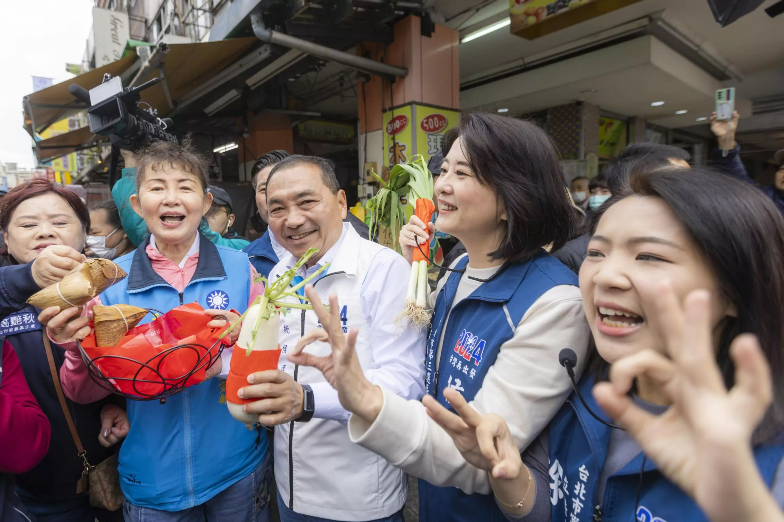 多名里長疑接受中國落地招待遭約談 侯友宜質疑綠營選擇性辦案 多名里長疑接受中國落地招待遭約談 侯友宜質疑綠營選擇性辦案