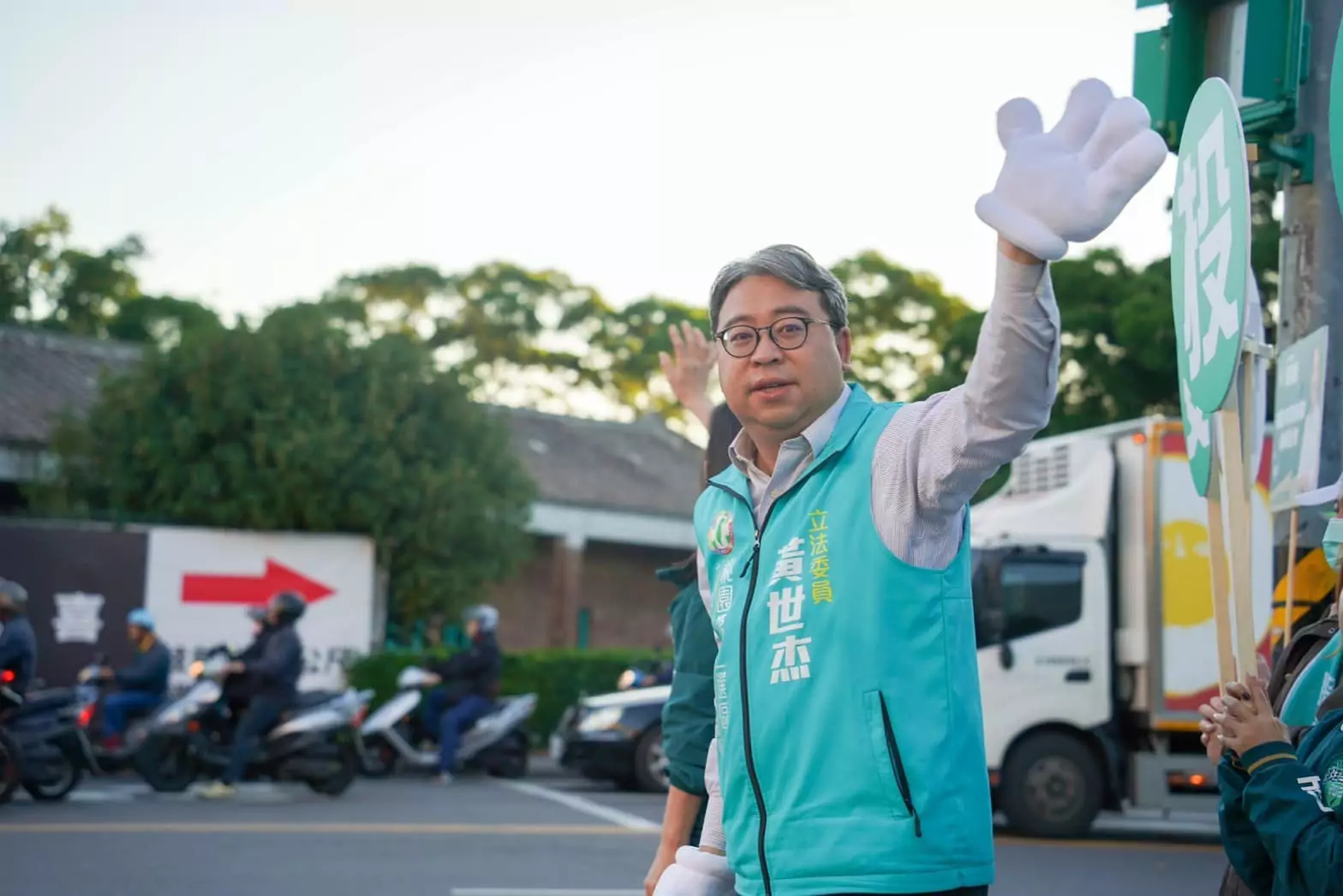 SRF電廠趕出桃科權責在市府 黃世杰質疑對手涂權吉裝傻 SRF電廠趕出桃科權責在市府 黃世杰質疑對手涂權吉裝傻