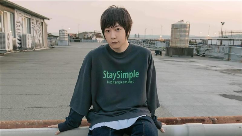 才駁斥假唱 阿信疑遭昔夥伴插刀全程沒唱