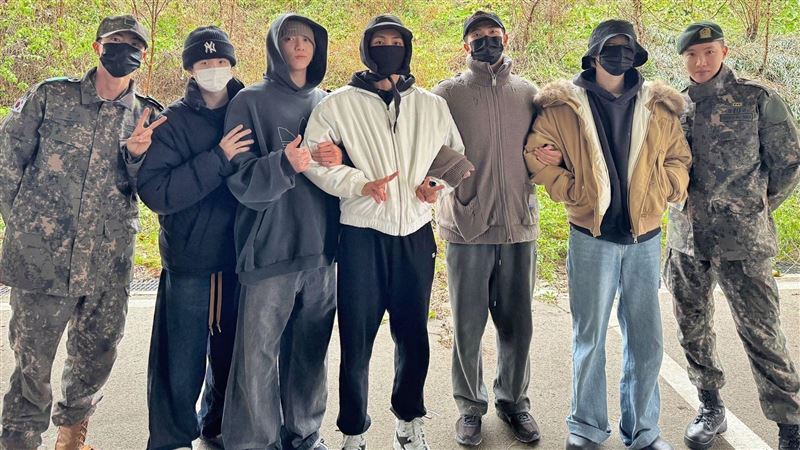BTS全員入伍!柾國Jimin報到 2哥哥送行
