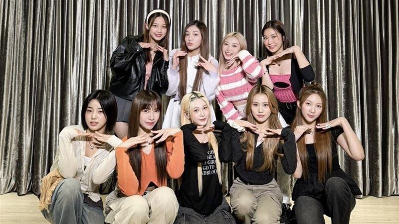 台韓女團互尬 李㼈愛女秀韓文超香畫面曝