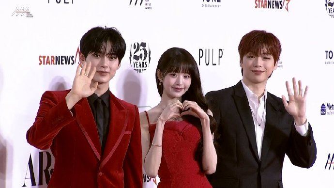 張員瑛紅裙現身AAA 被讚美神MC