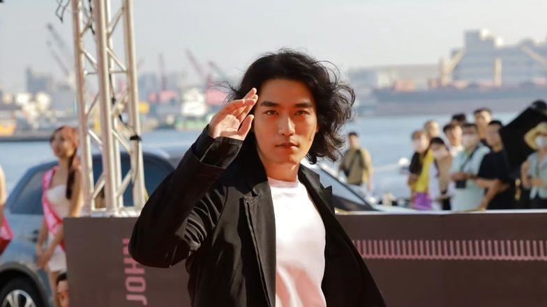 被控約X「不到8公分」 最帥YTR認真回了